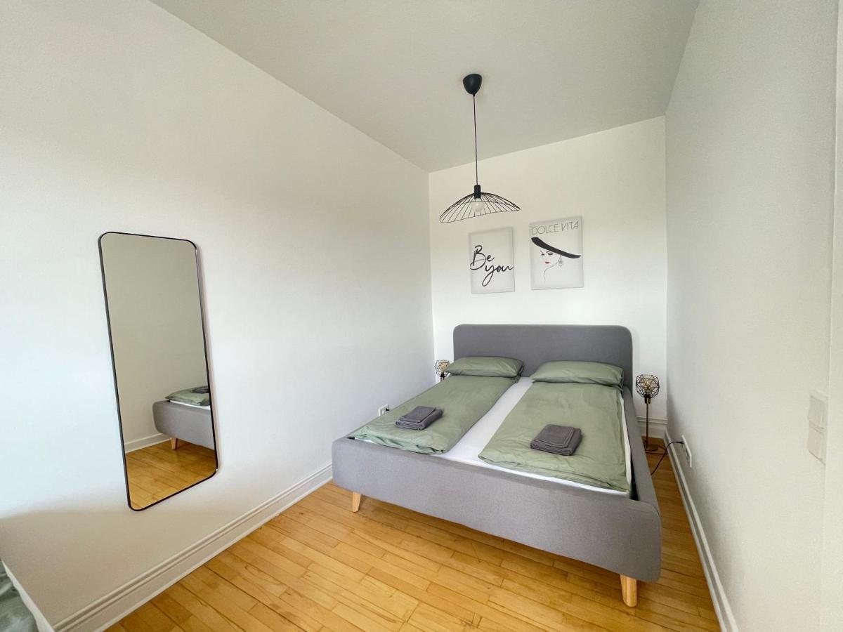 65Qm - City - Popular Street - Limmerstrasse - Mallibase Apartments Hannover Buitenkant foto